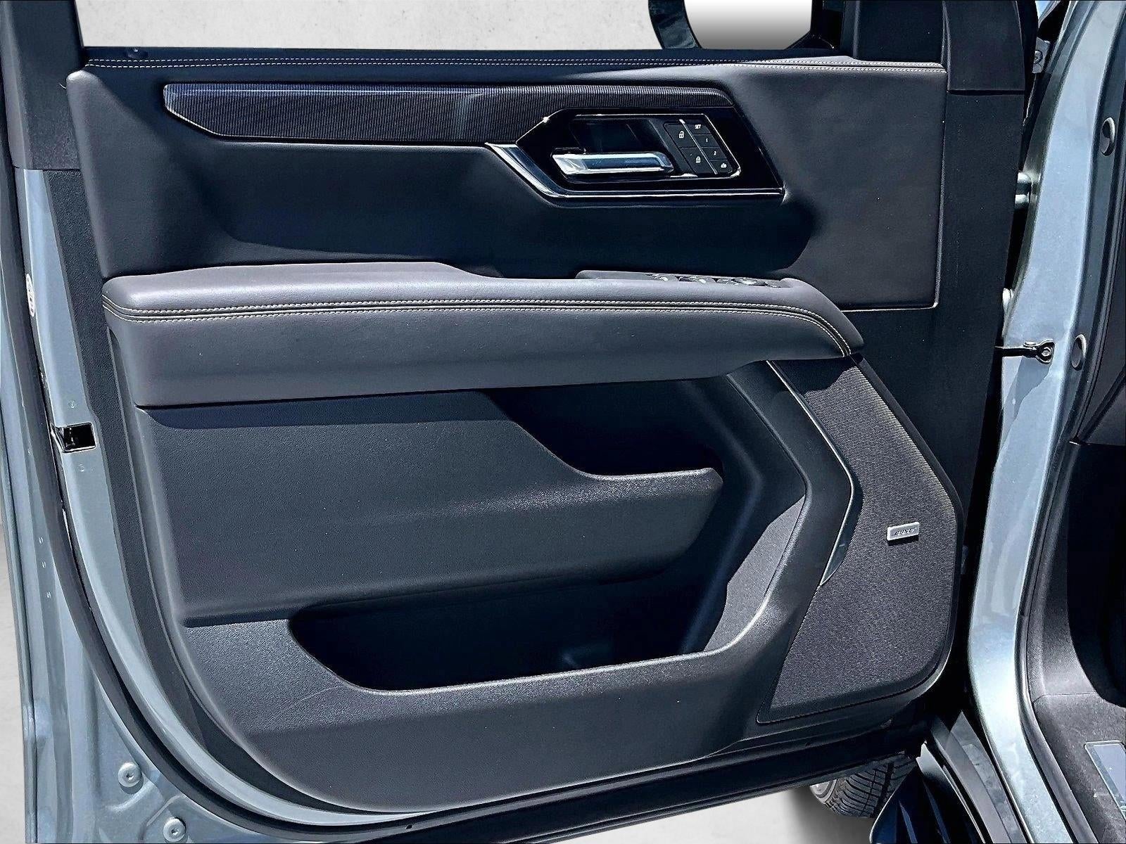 2025 GMC Yukon Elevation