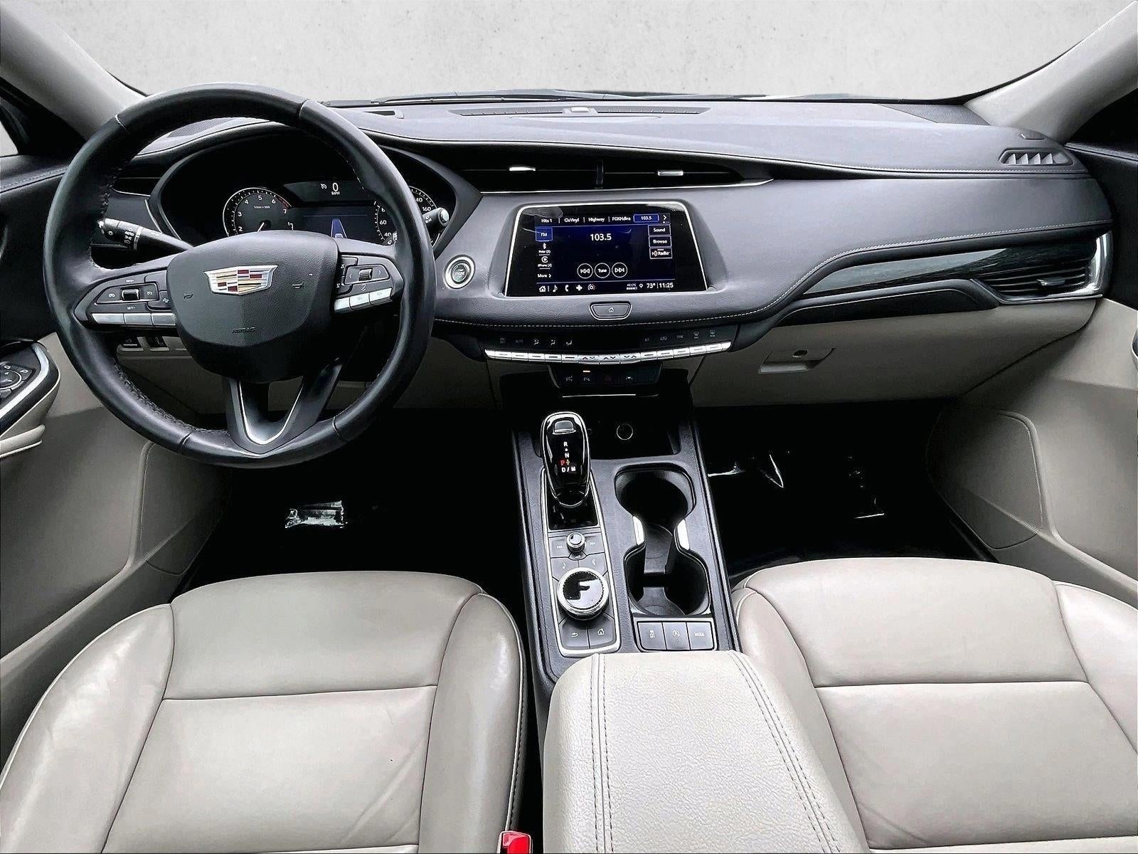 2022 Cadillac XT4 Premium Luxury