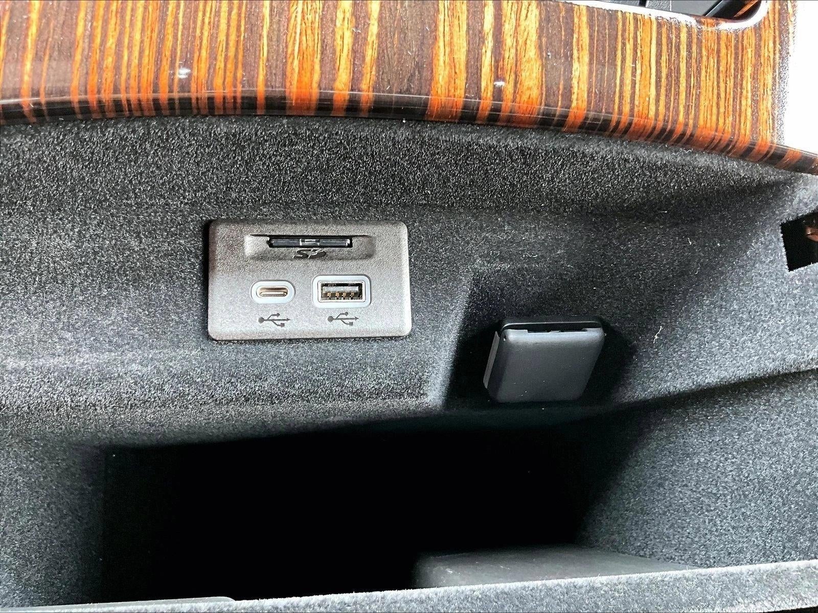 2023 Cadillac Escalade Luxury