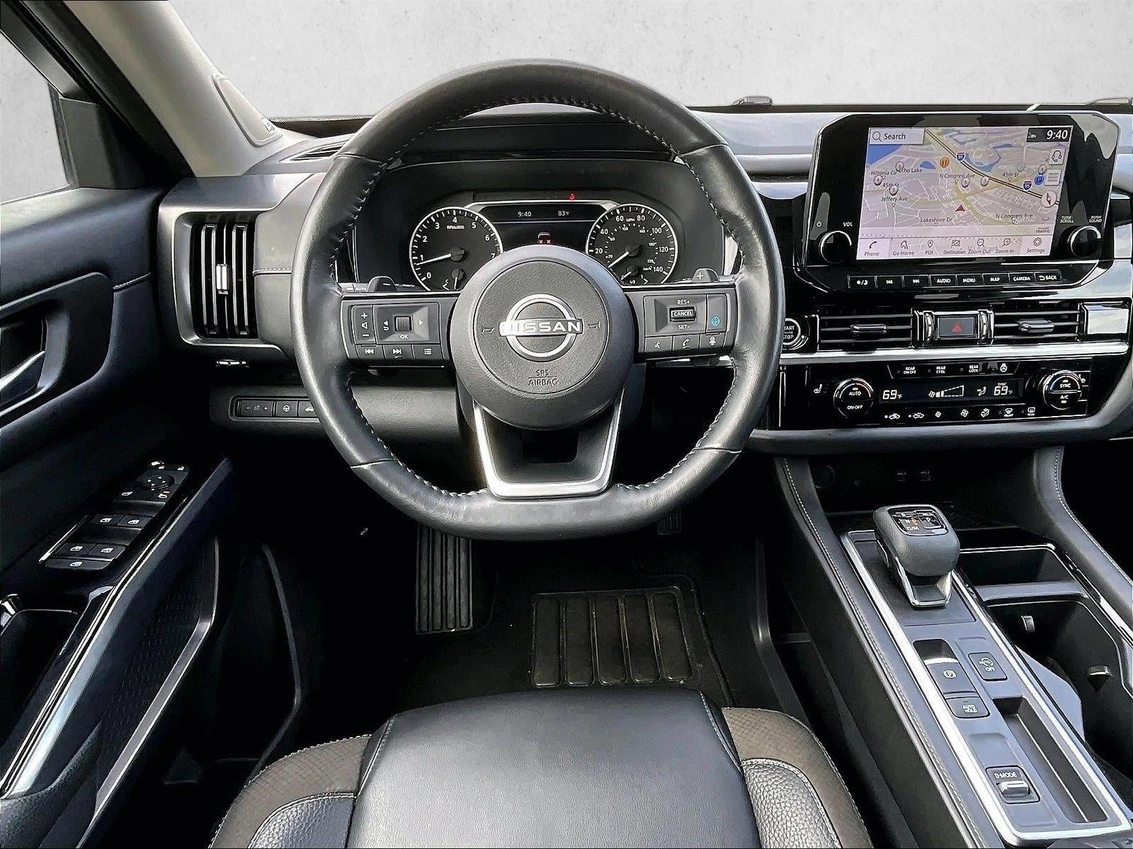 2023 Nissan Pathfinder SL