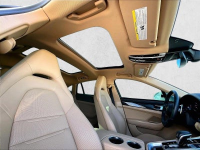 2023 Porsche Panamera Base