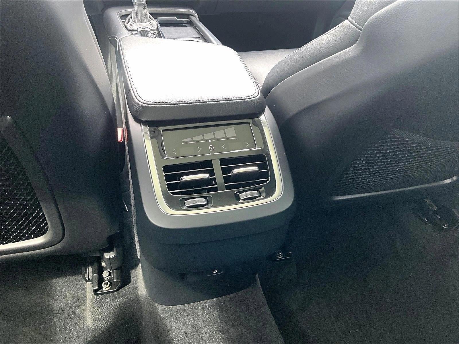 2021 Volvo XC90 Momentum