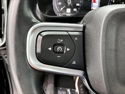 2021 Volvo XC40 Momentum