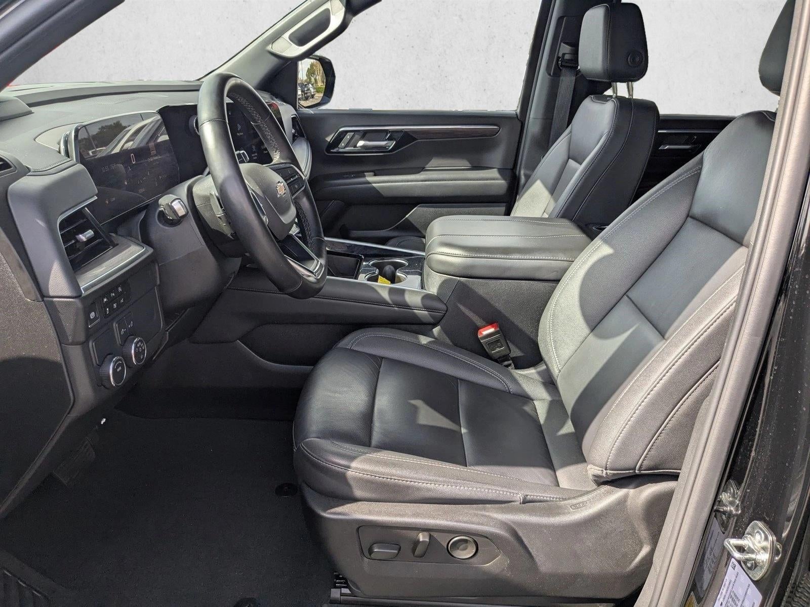 2025 Chevrolet Suburban LT