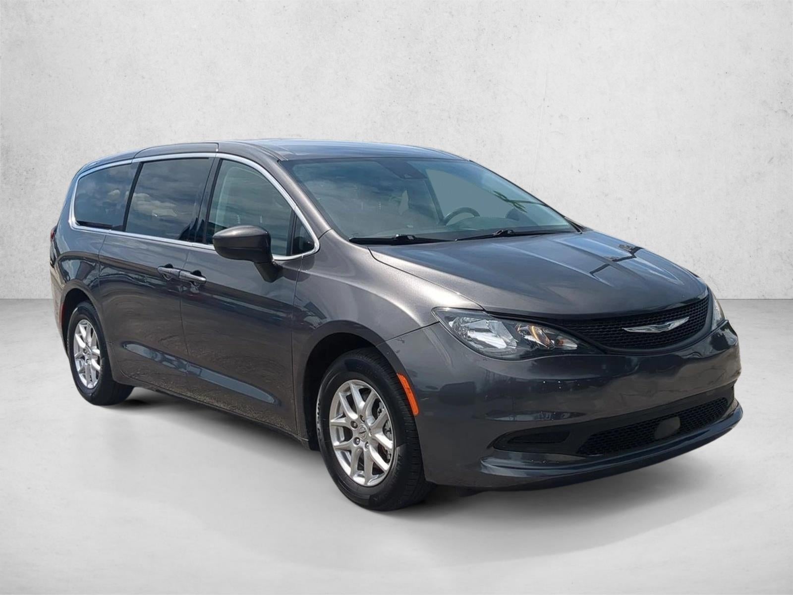 2023 Chrysler Voyager LX