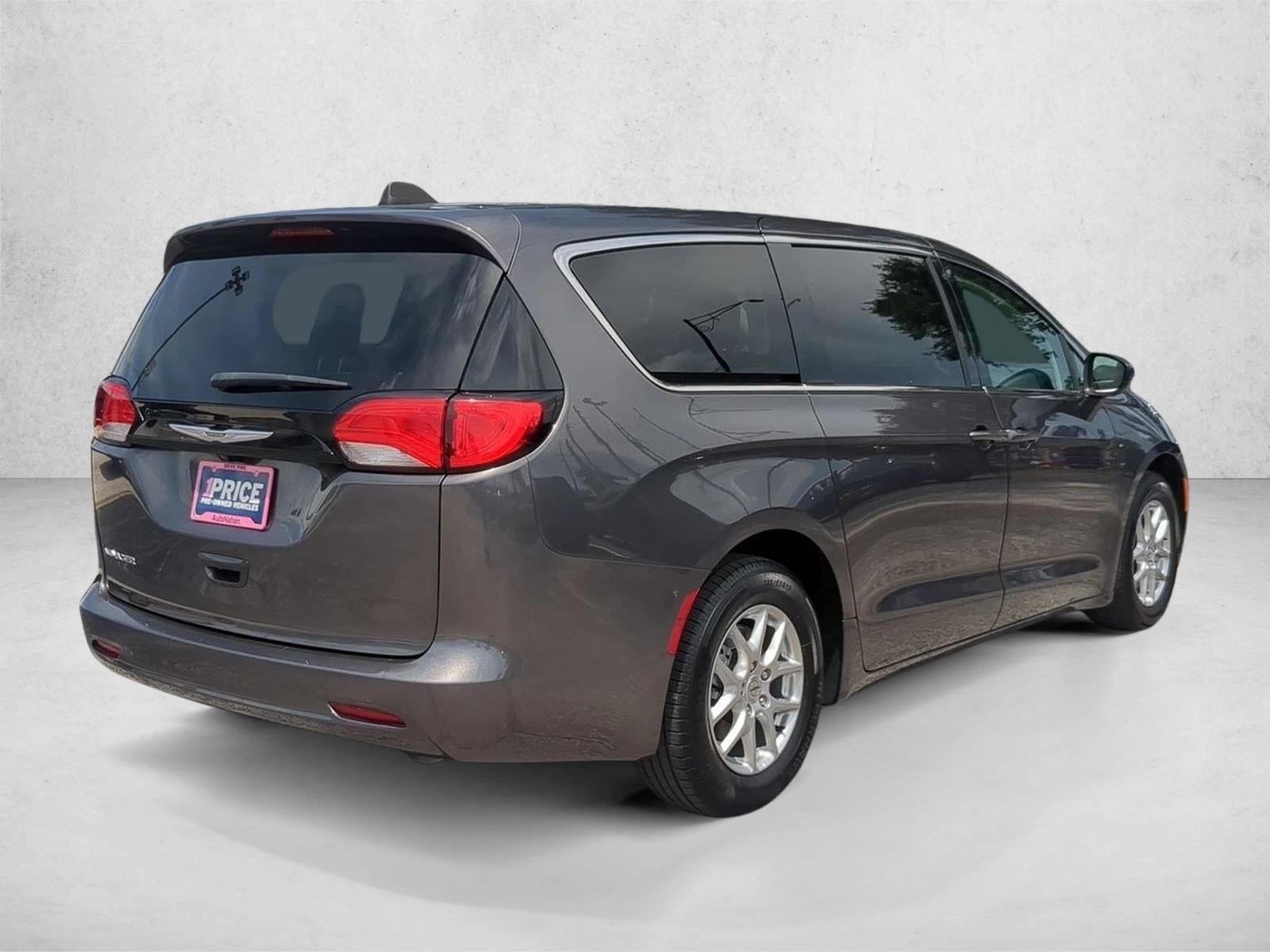 2023 Chrysler Voyager LX