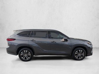 2021 Toyota Highlander Hybrid XLE