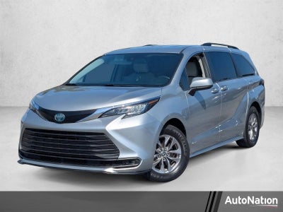 2021 Toyota Sienna LE