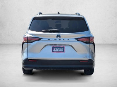 2021 Toyota Sienna LE