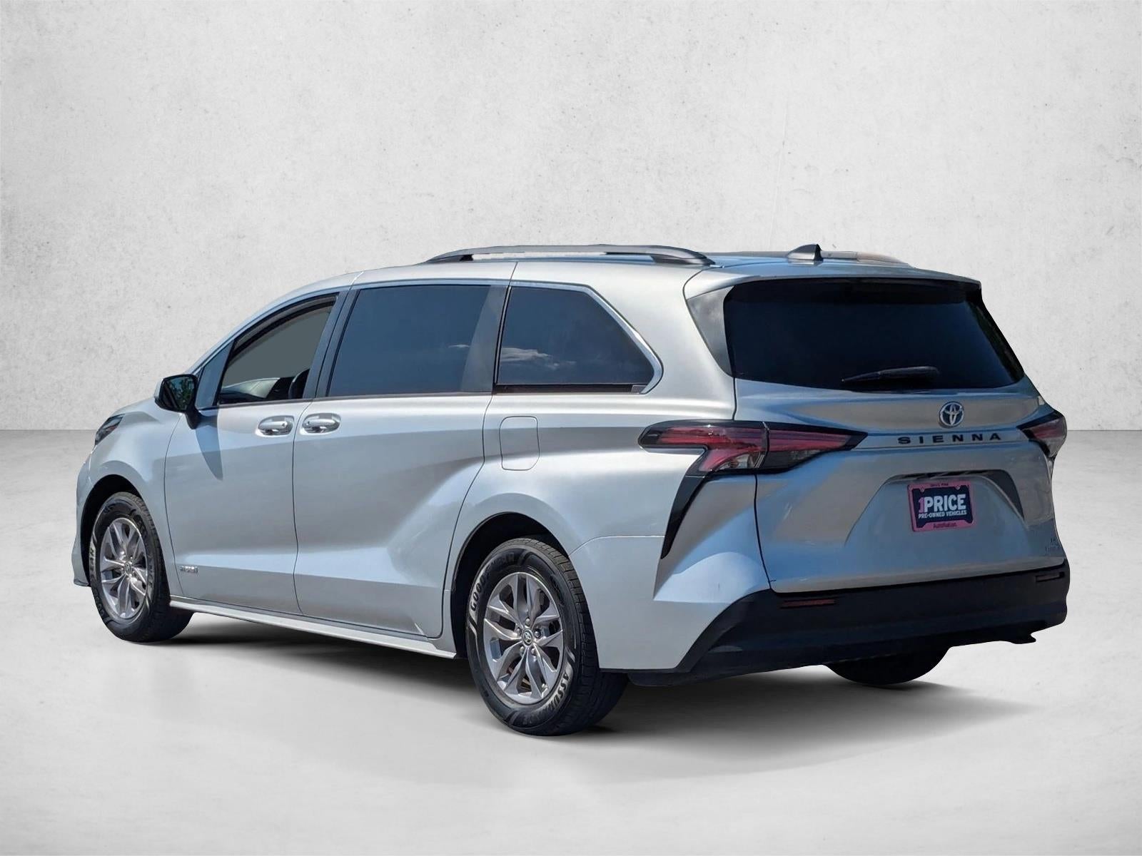 2021 Toyota Sienna LE