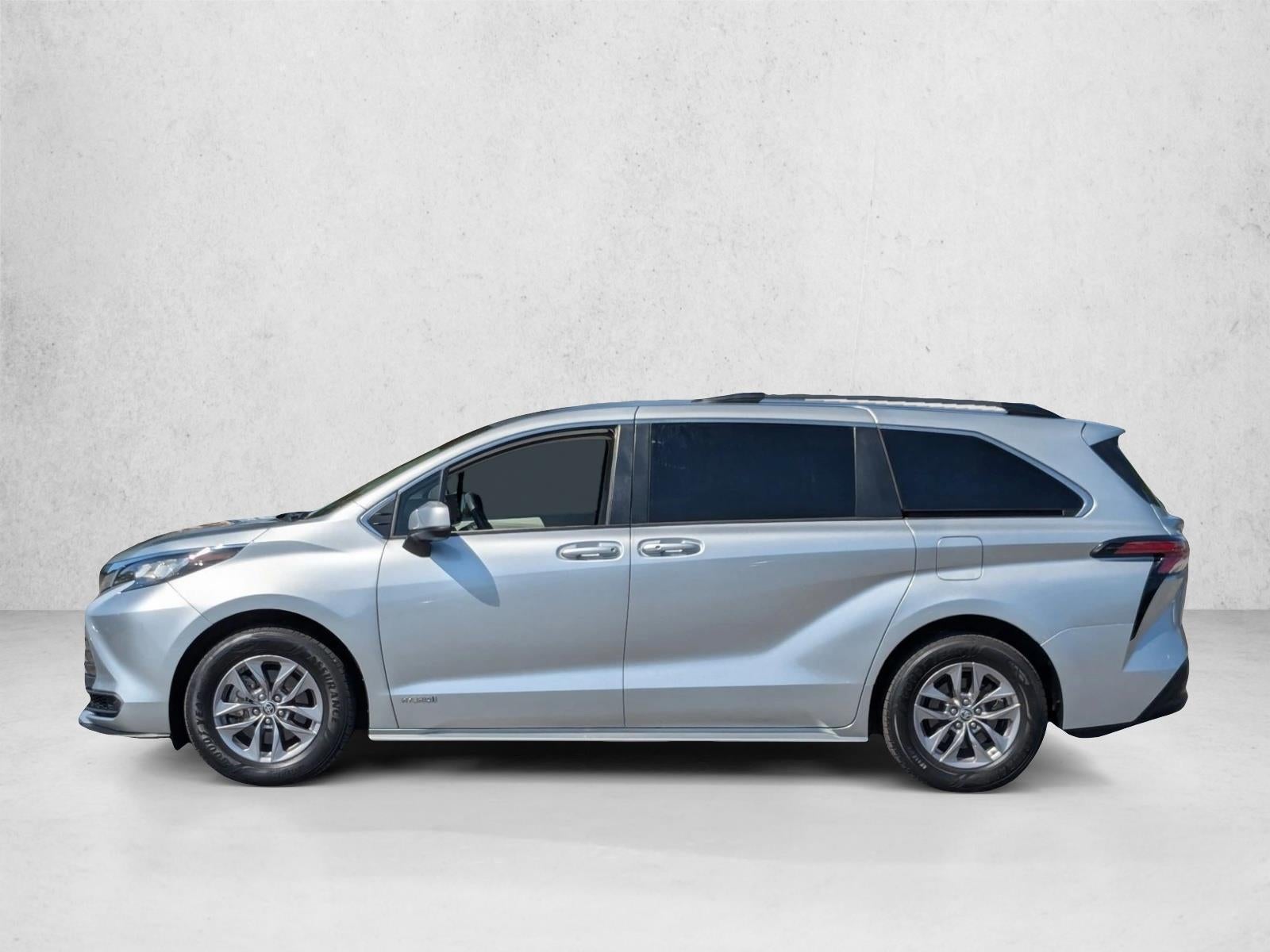 2021 Toyota Sienna LE