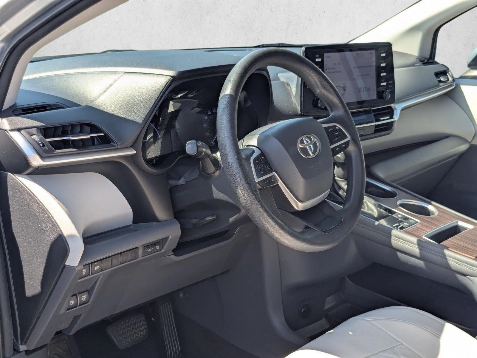 2021 Toyota Sienna LE