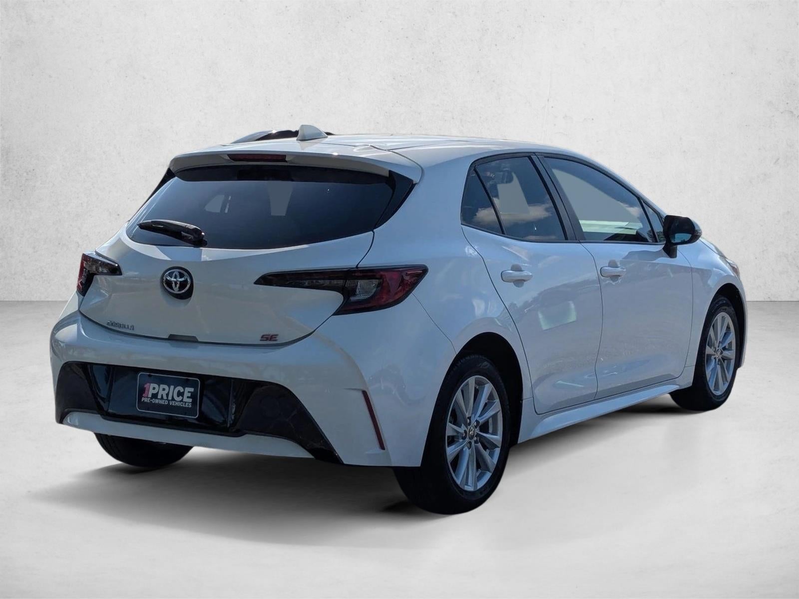 2025 Toyota Corolla Hatchback SE