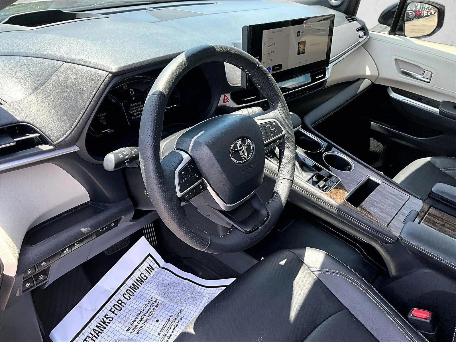 2025 Toyota Sienna Platinum