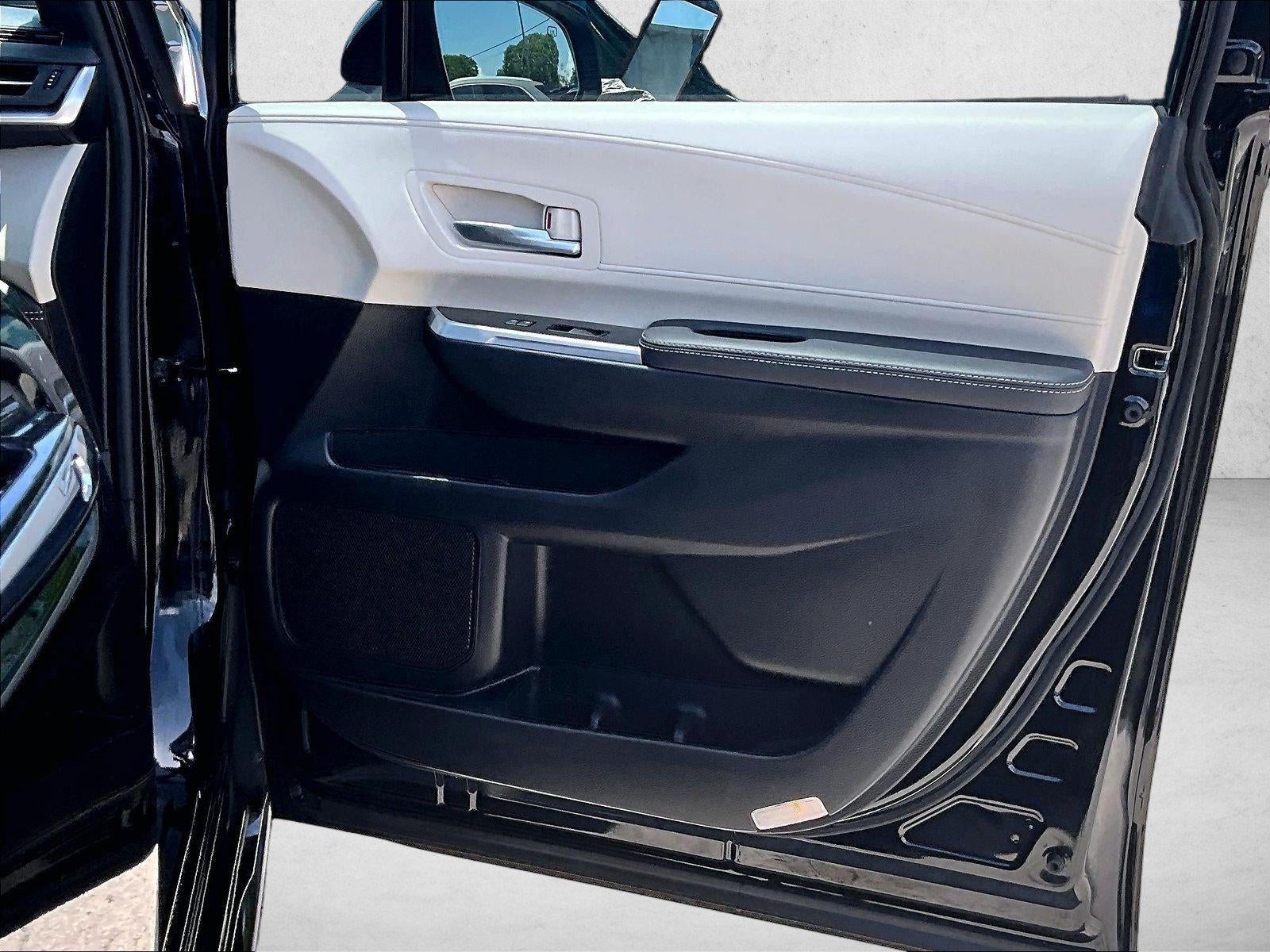 2025 Toyota Sienna Platinum
