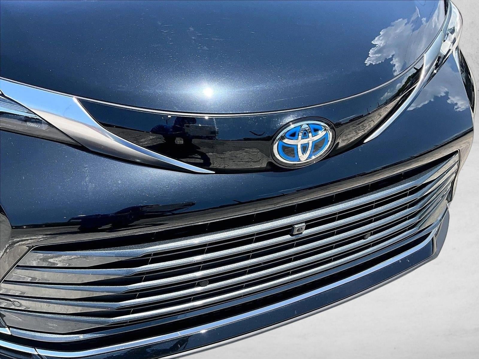 2025 Toyota Sienna Platinum