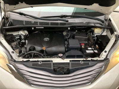 2017 Toyota Sienna XLE Auto Access Seat