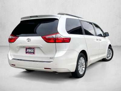 2017 Toyota Sienna XLE Auto Access Seat