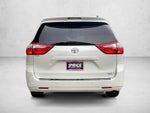 2017 Toyota Sienna XLE Auto Access Seat