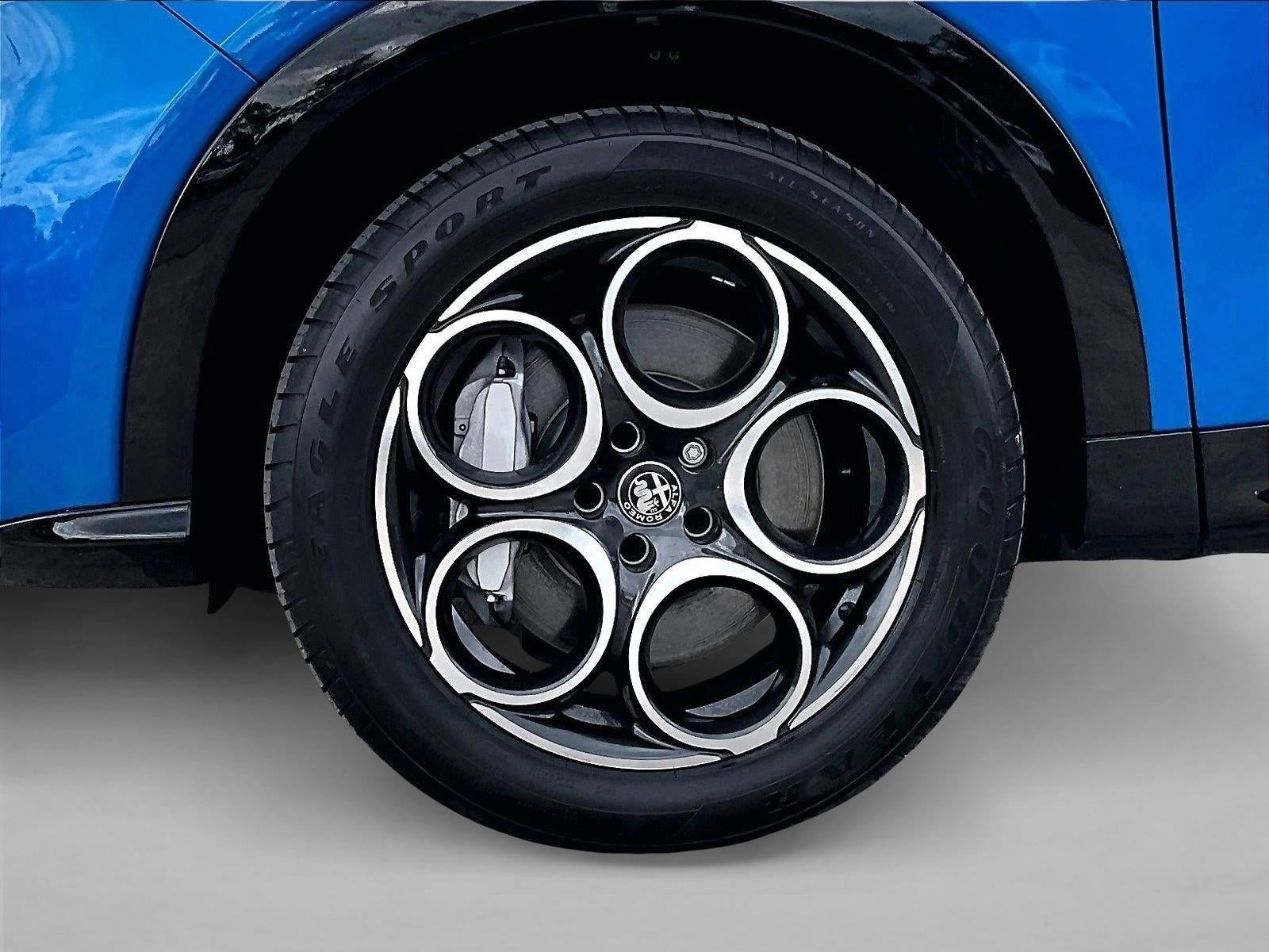 2025 Alfa Romeo Tonale Base