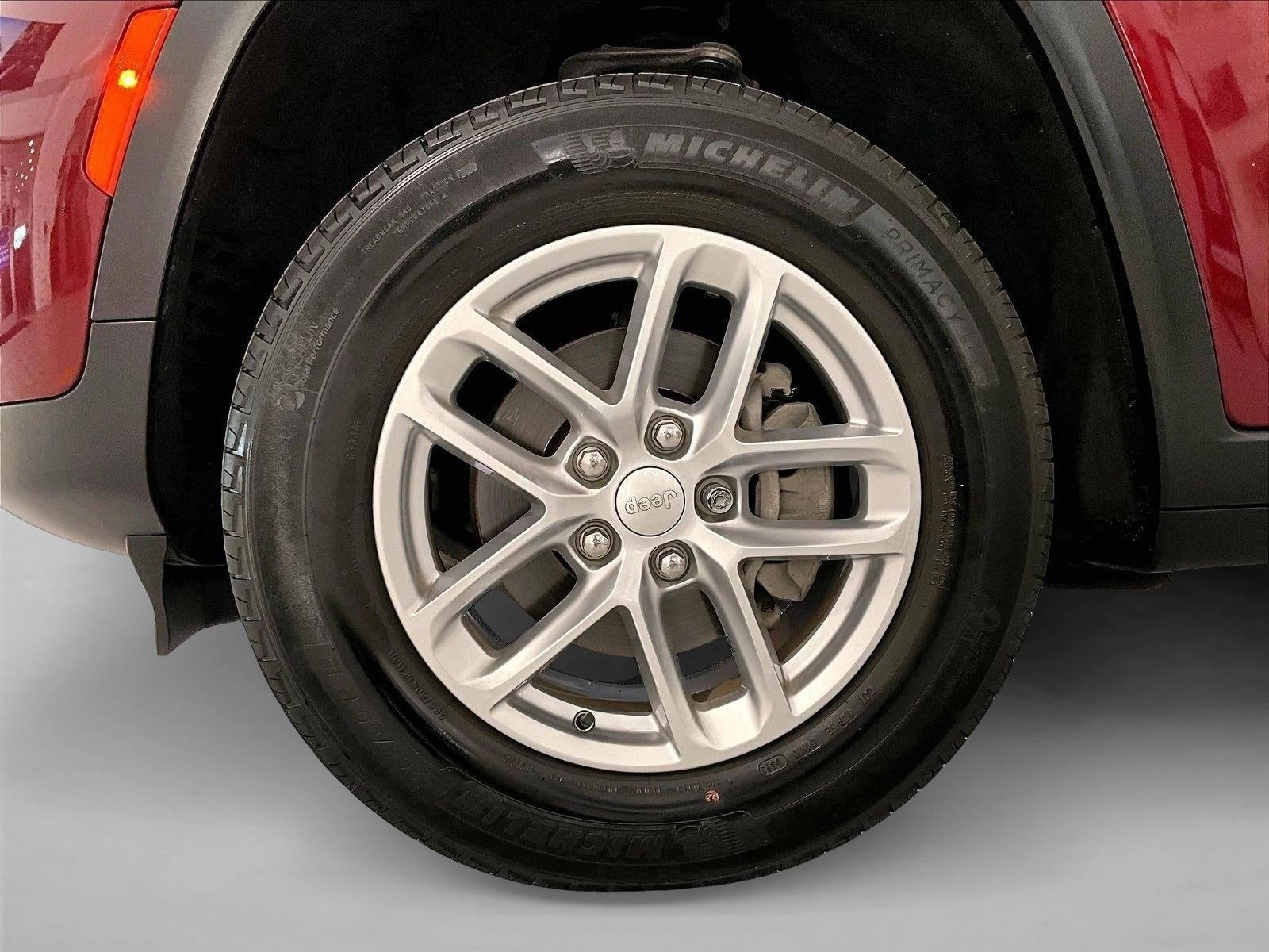 2023 Jeep Grand Cherokee Laredo 4x2
