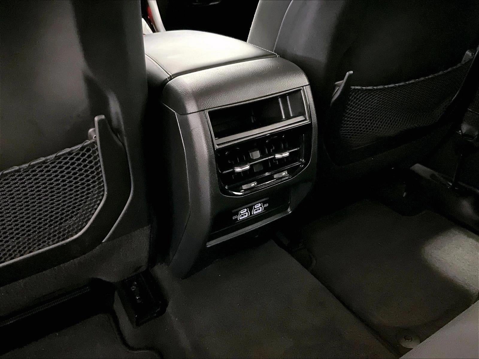 2023 Jeep Grand Cherokee Laredo 4x2