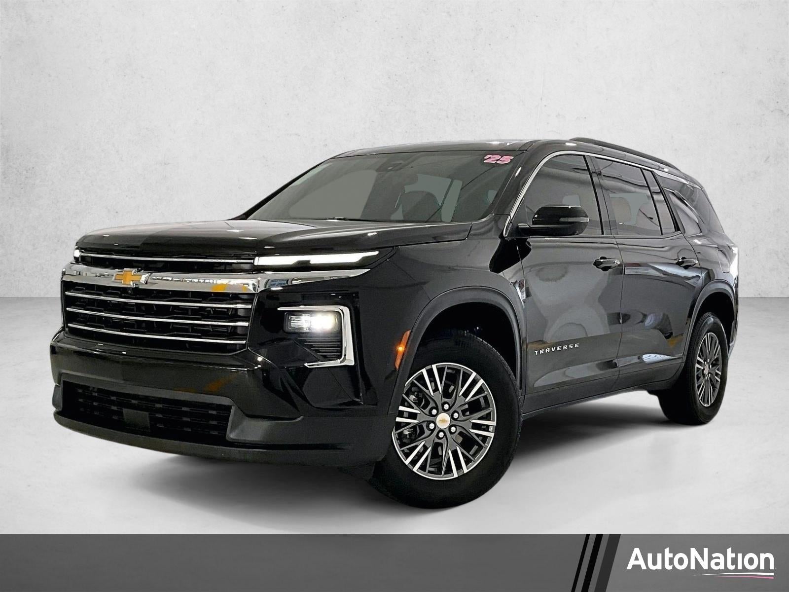 2025 Chevrolet Traverse FWD LT's photo