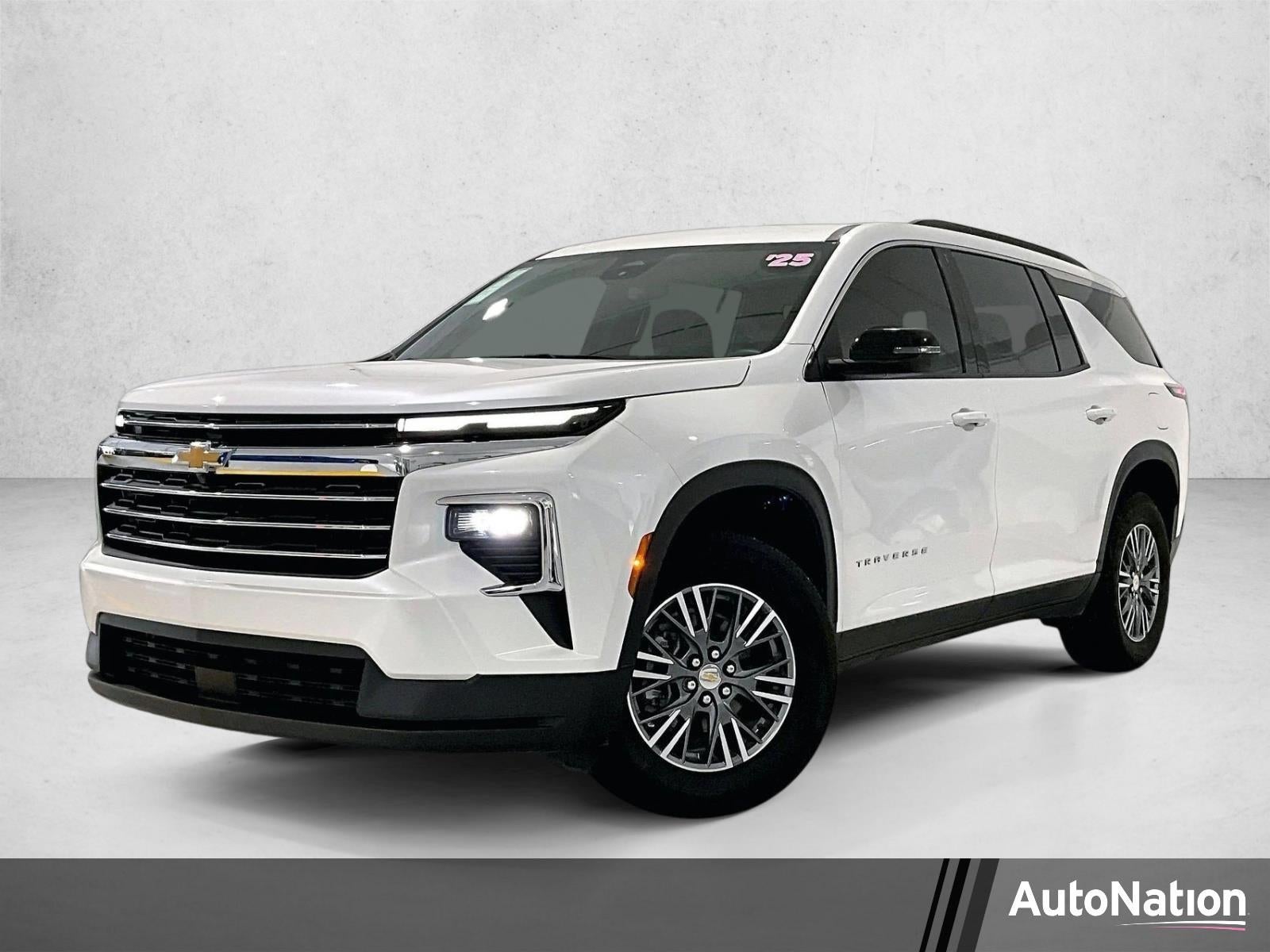 2025 Chevrolet Traverse FWD LT's photo