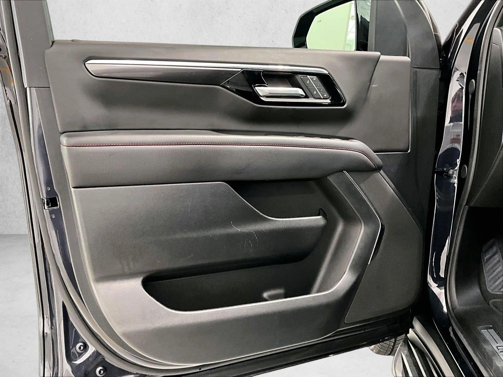 2025 Chevrolet Suburban RST