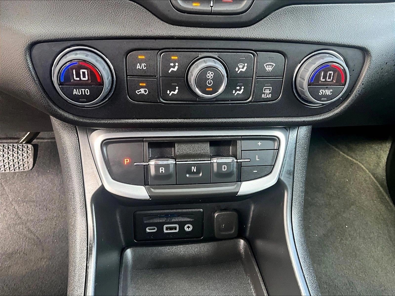 2023 GMC Terrain SLT