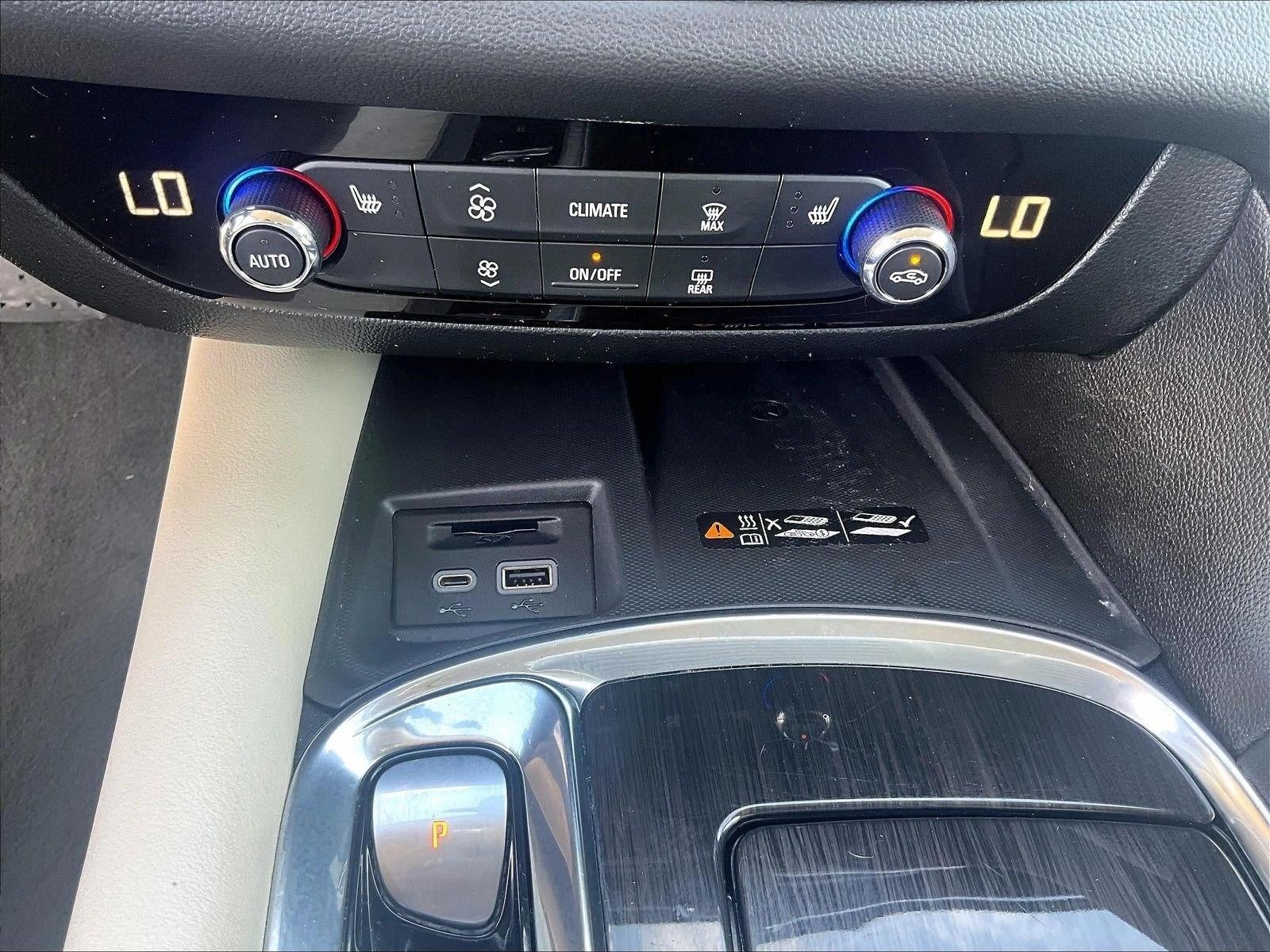 2023 Buick Enclave Essence