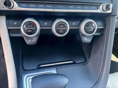 2020 Genesis G70 2.0T RWD