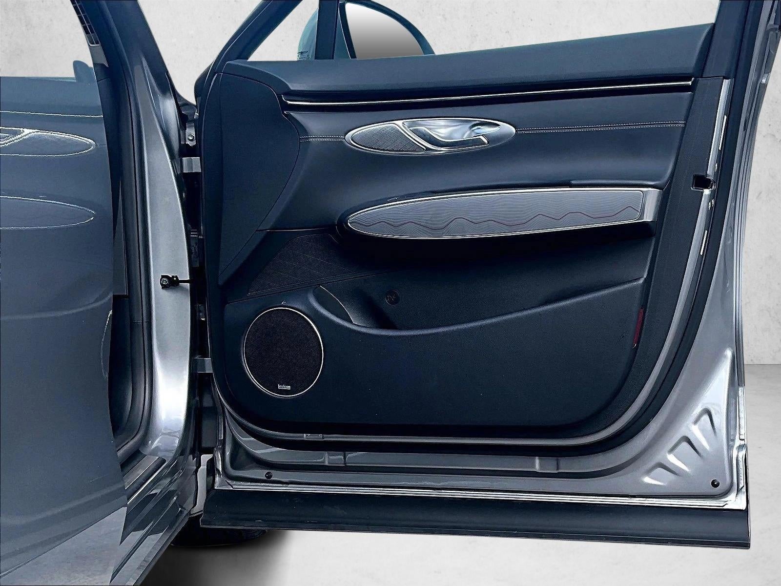 2023 Genesis GV70 2.5T