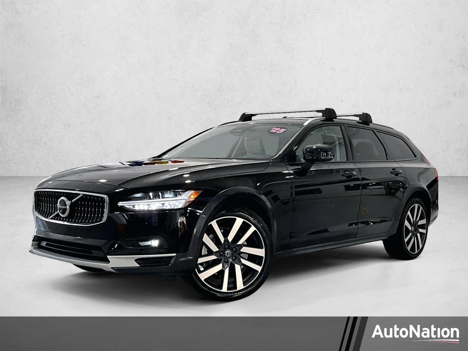 2025 Volvo V90 Cross Country B6 Plus AWD's photo