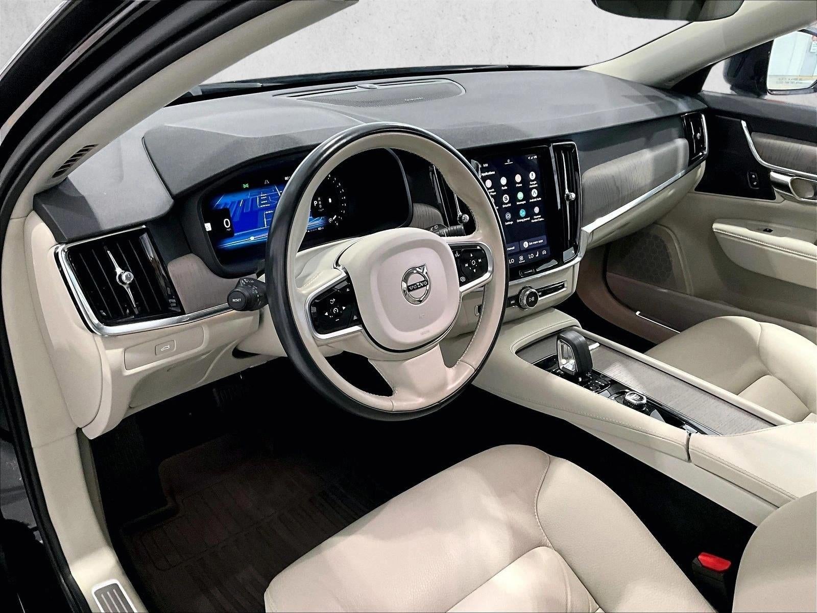 2025 Volvo V90 Cross Country Plus, B6 AWD Gas (mild hybrid)