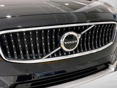 2025 Volvo V90 Cross Country Plus, B6 AWD Gas (mild hybrid)