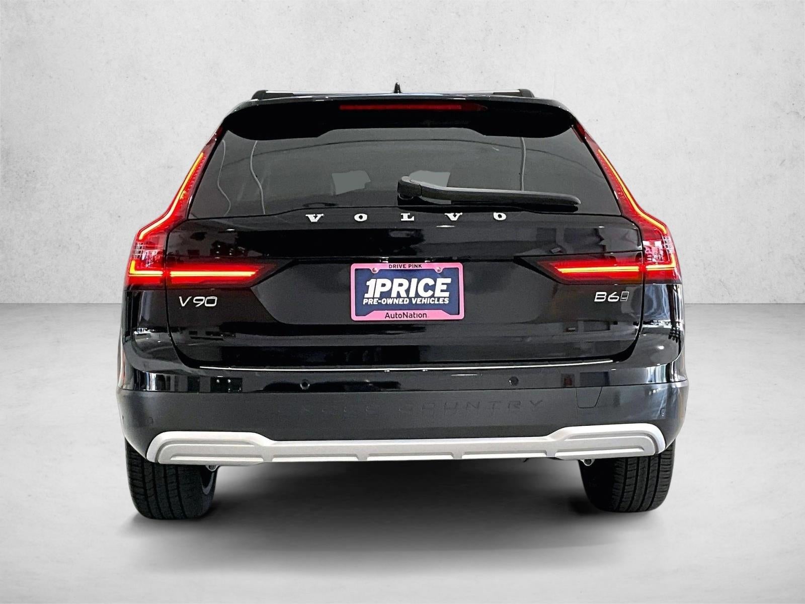 2025 Volvo V90 Cross Country Plus, B6 AWD Gas (mild hybrid)