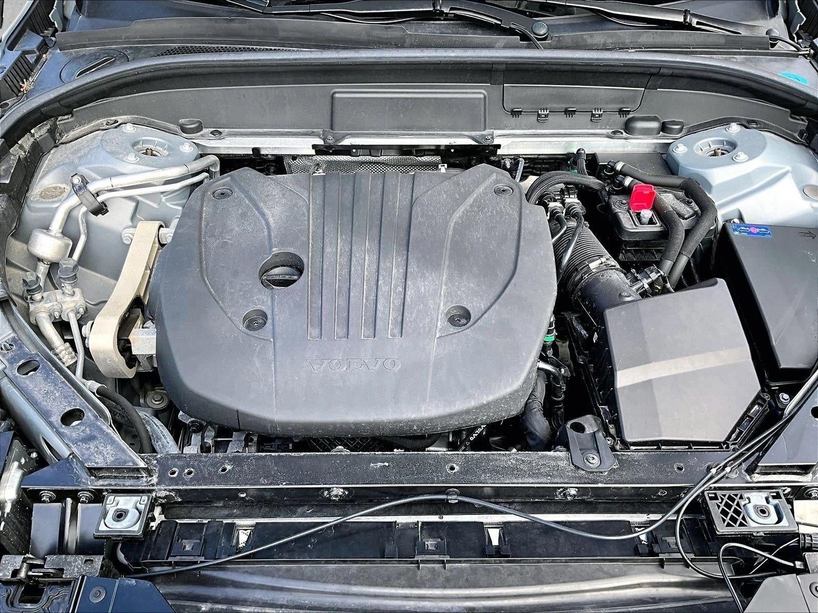 2024 Volvo XC60 Plus Dark Theme