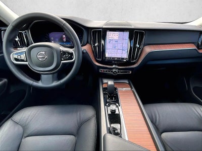 2024 Volvo XC60 Plus Dark Theme