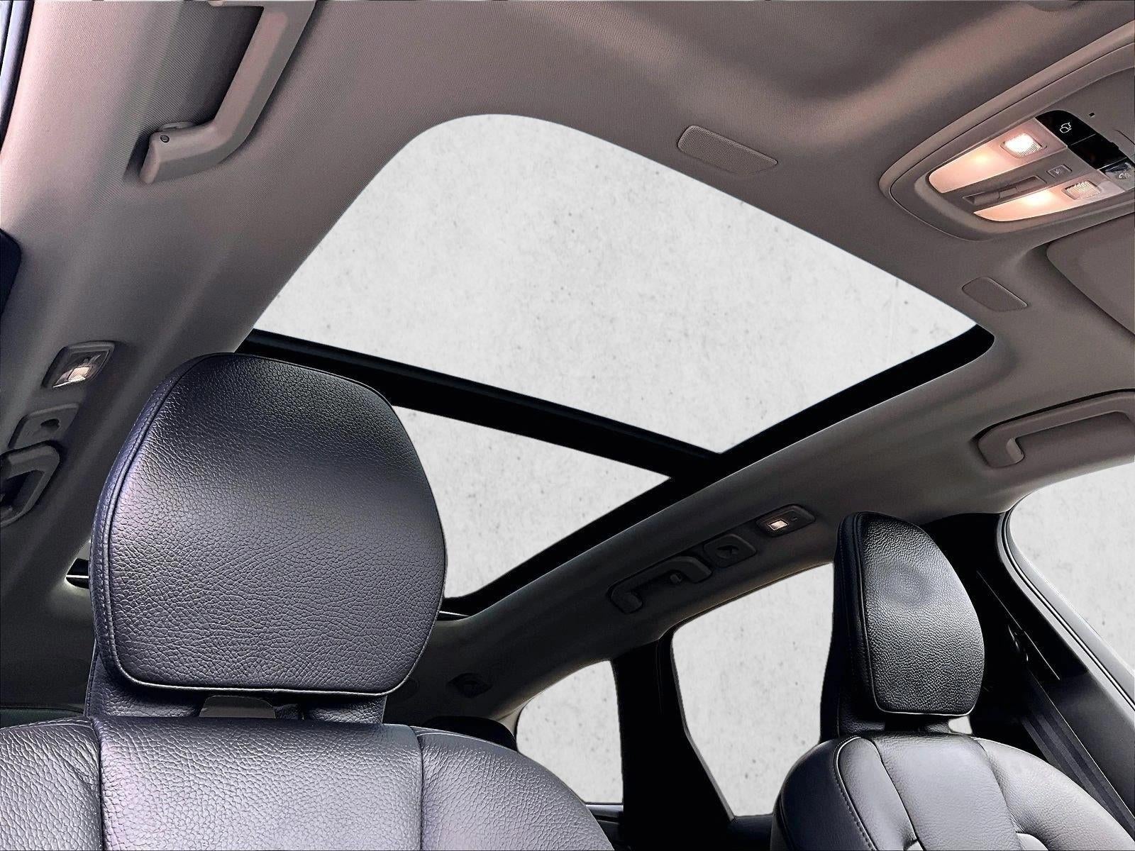 2024 Volvo XC60 Plus Dark Theme