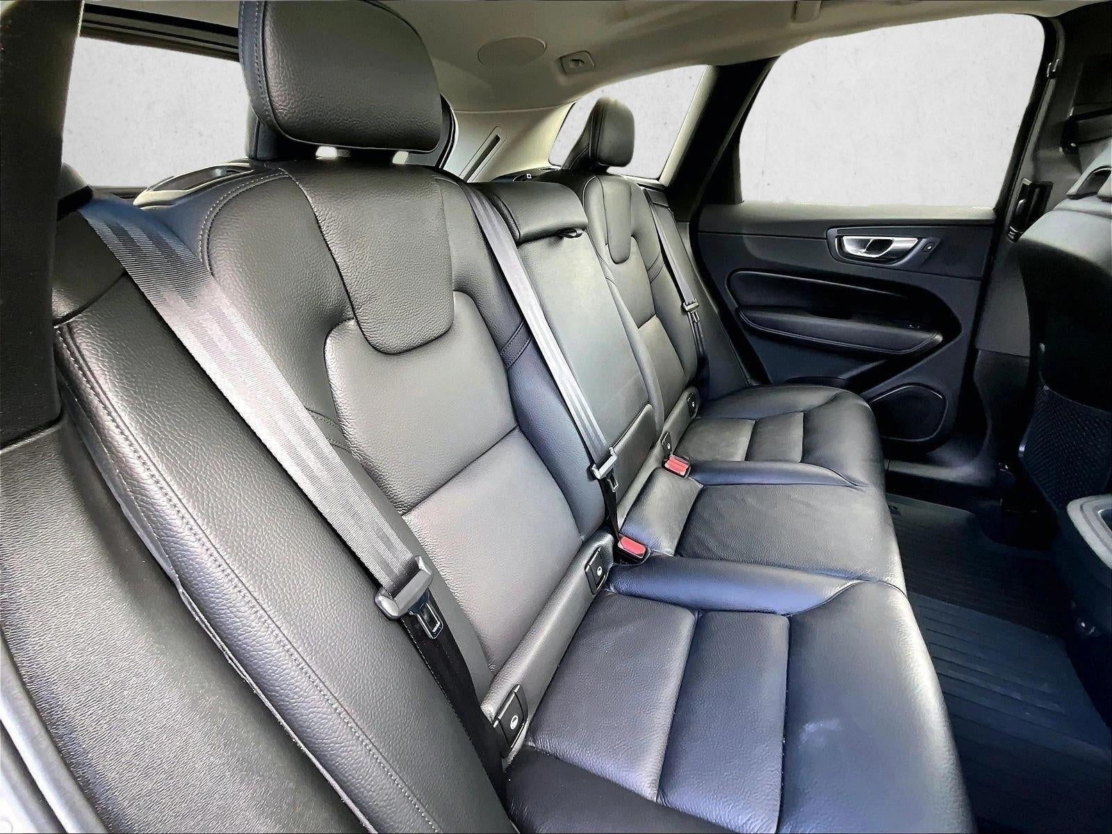 2024 Volvo XC60 Plus Dark Theme