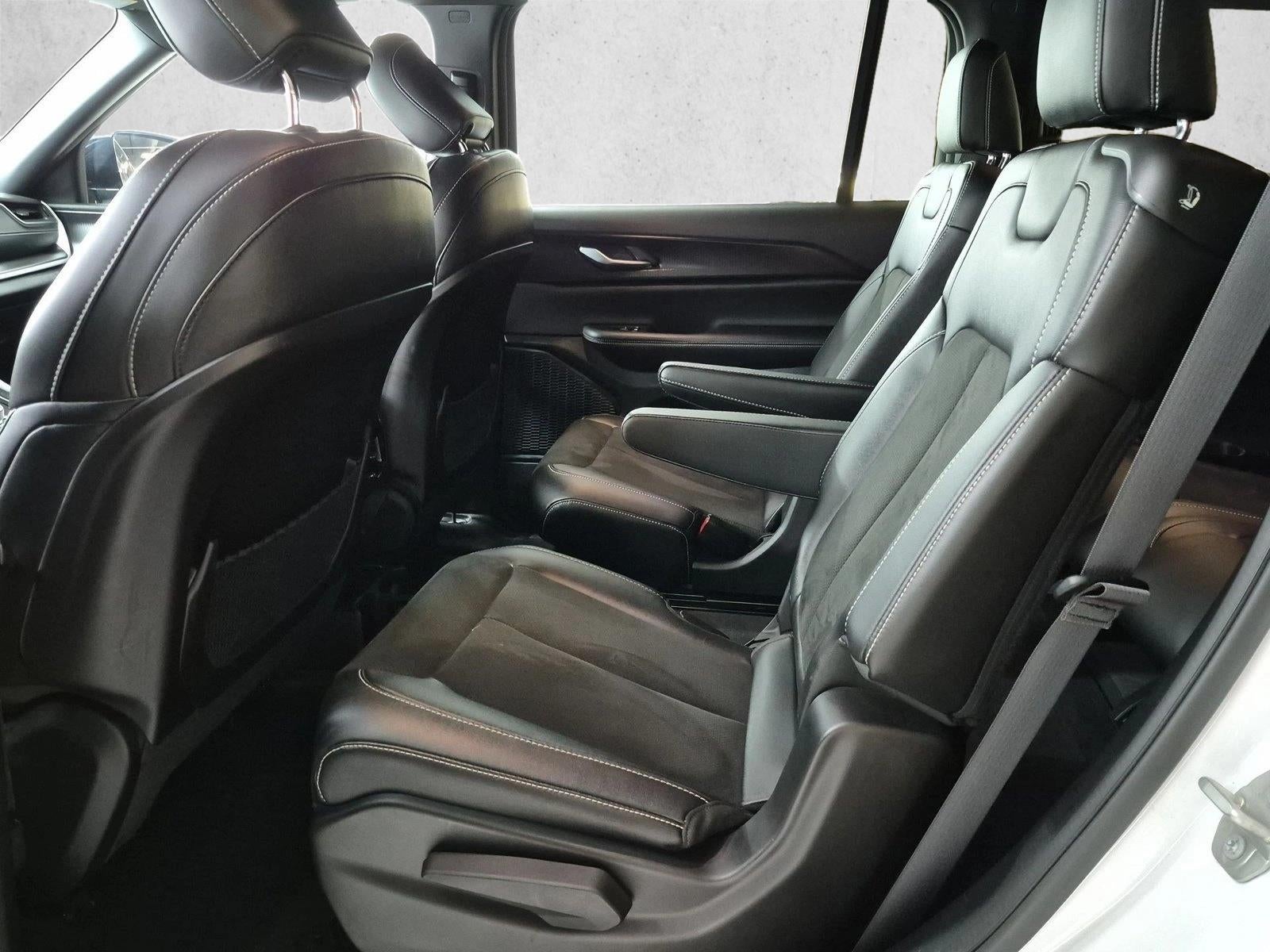 2023 Jeep Grand Cherokee L Altitude 4x2