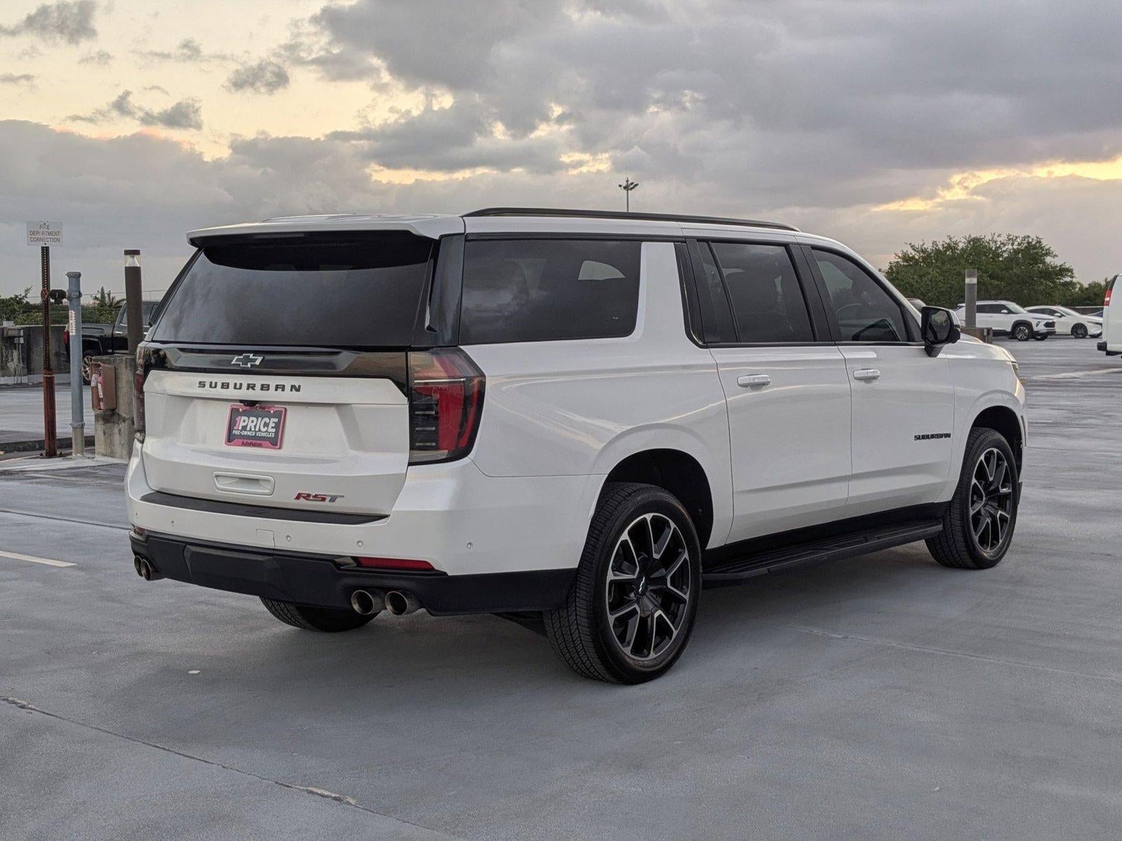 2025 Chevrolet Suburban RST