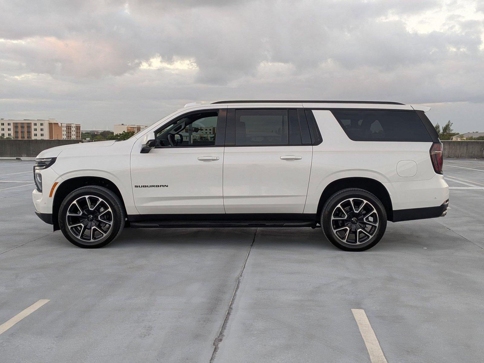 2025 Chevrolet Suburban RST