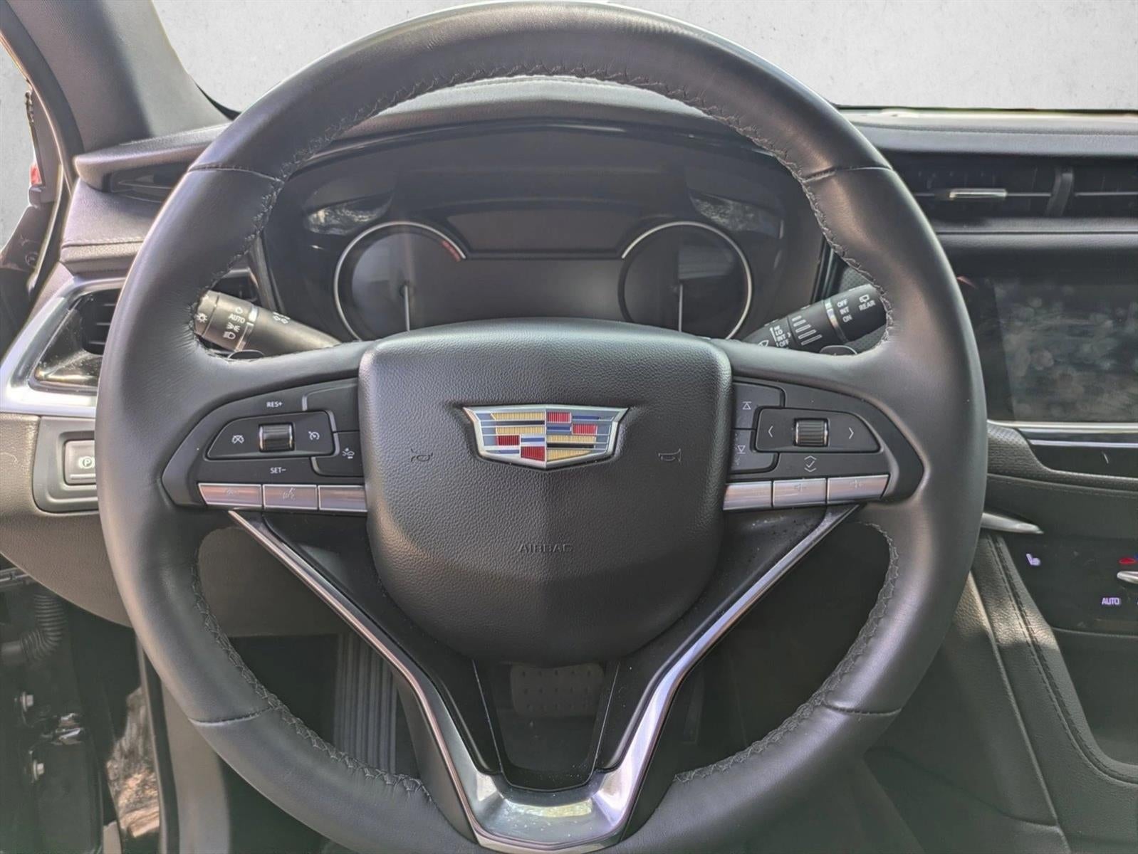 2023 Cadillac XT6 Base