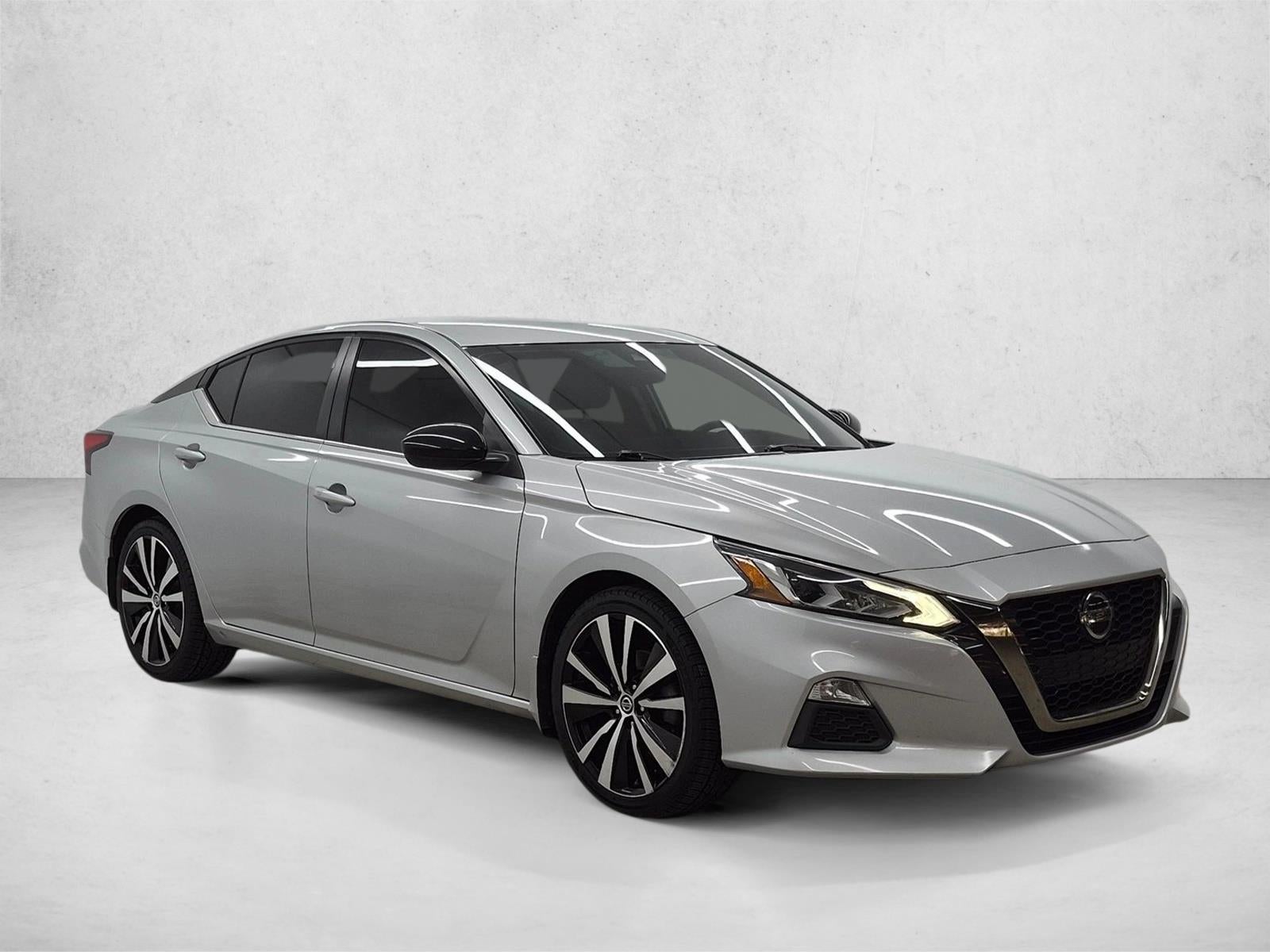 2022 Nissan Altima SR FWD