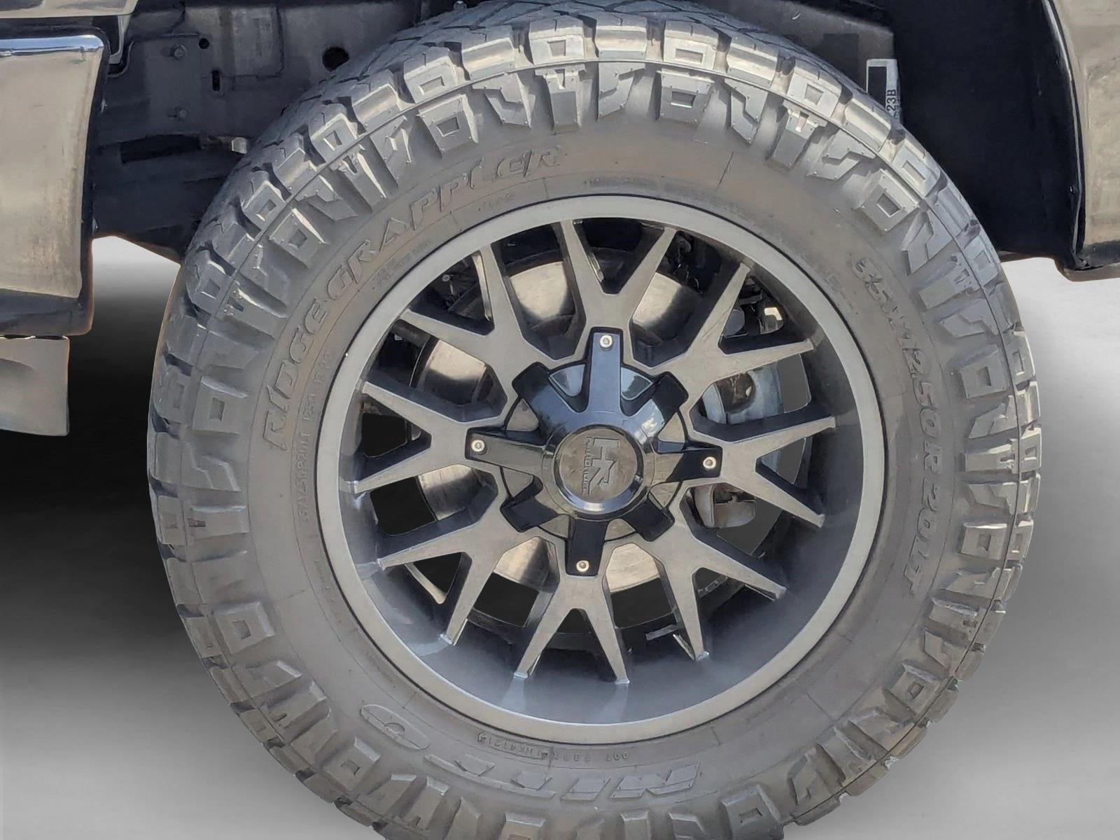 2019 Nissan TITAN SL