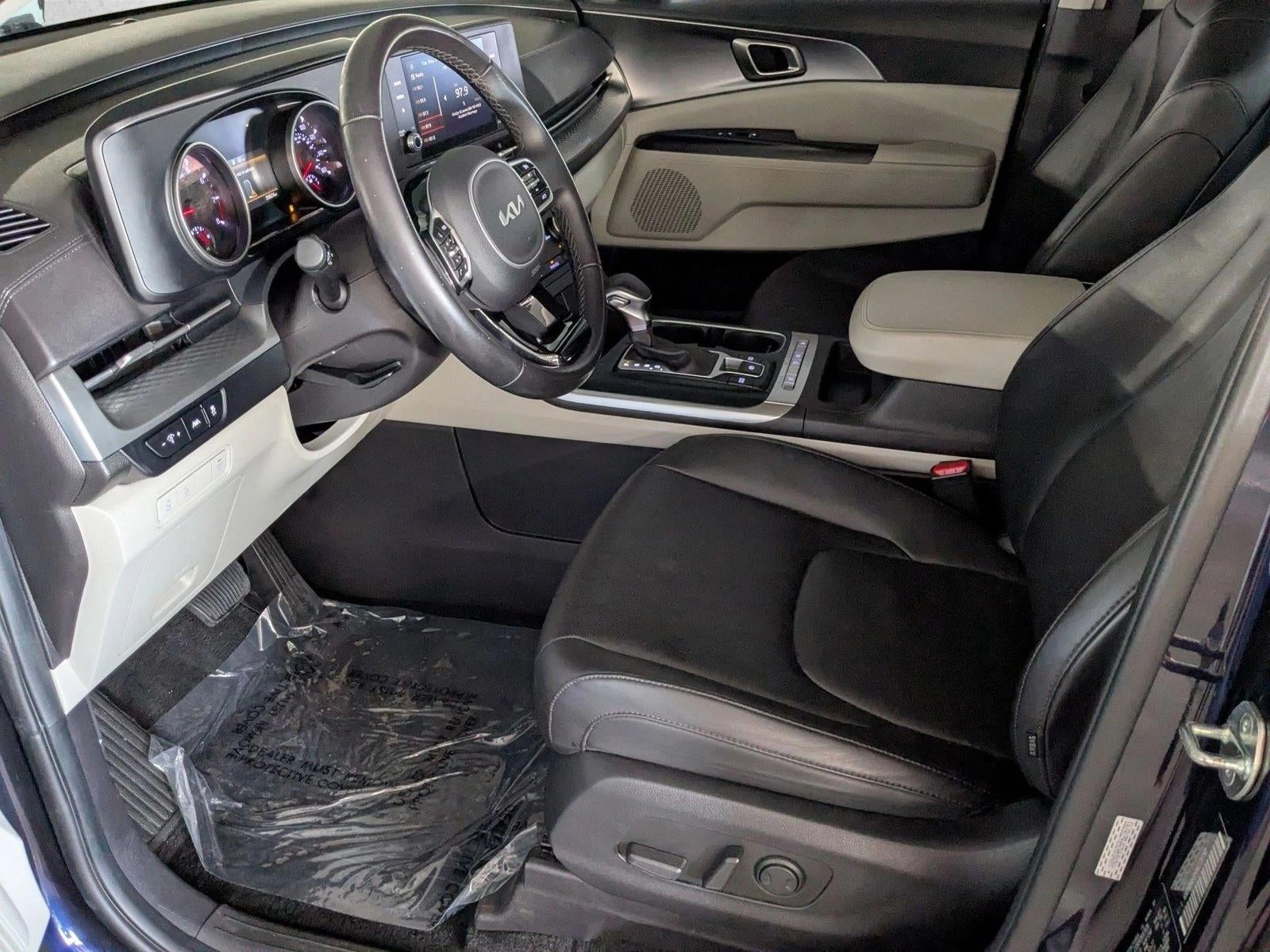 2023 Kia Carnival LX
