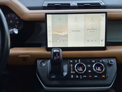 2023 Land Rover Defender 130 SE