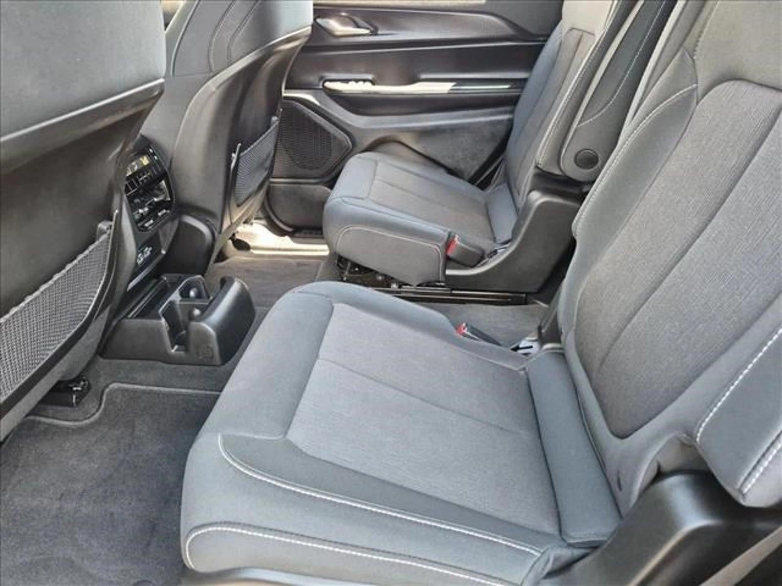2025 Jeep Grand Cherokee L Laredo 4x4